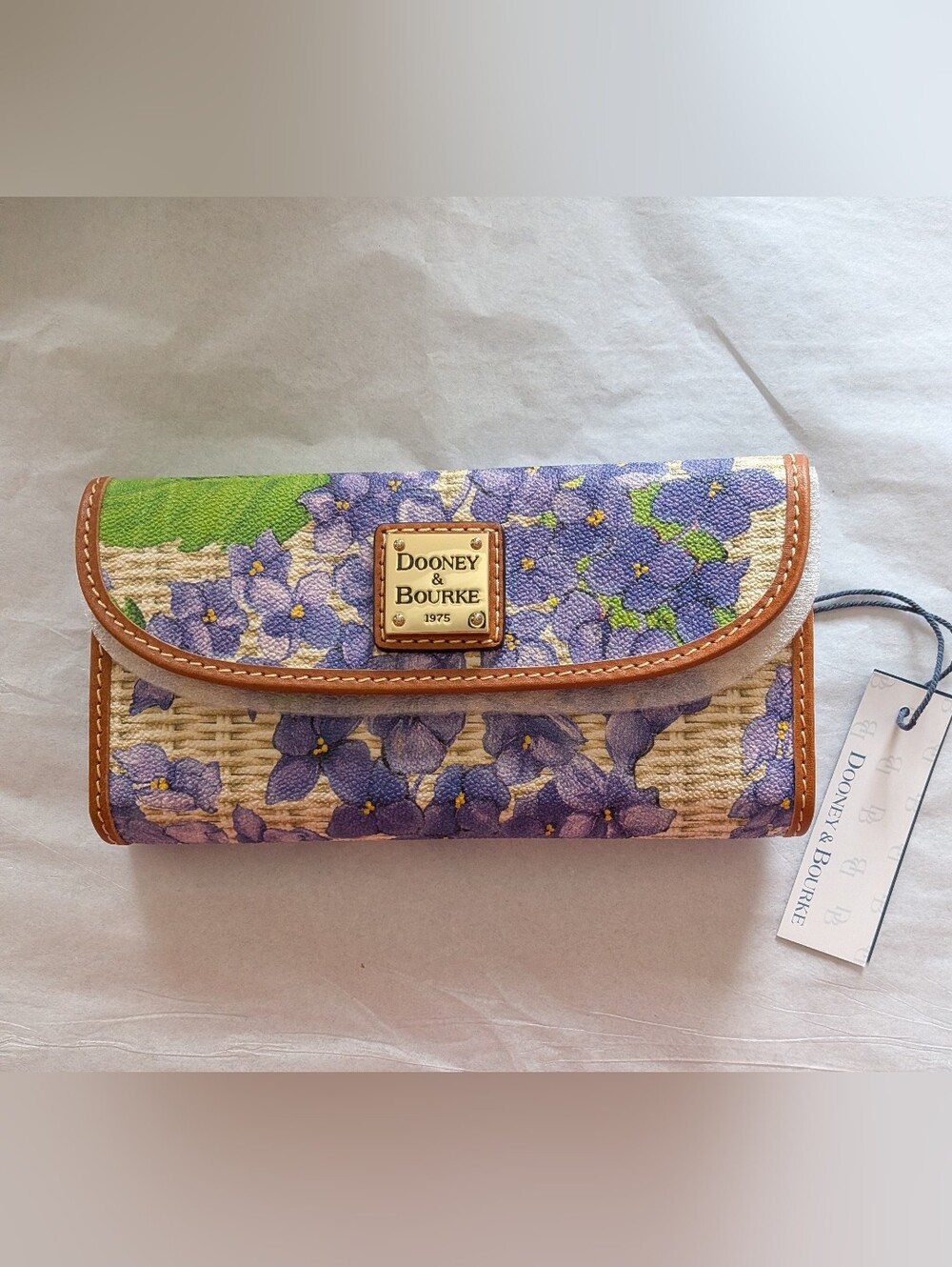 Beautiful! NWT! Dooney and Bourke Lavender Hydrangea Basket Weave Wallet